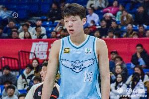 杨瀚森：努力打好每一场球 每一场完成刘导布置的策略和战术