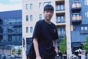 高强度💪杨瀚森已完成在步行者的试训 直接被送往机场奔赴第6站