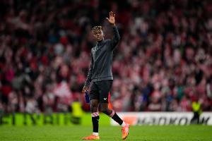 不等了😔每体：尼科优先考虑巴萨，长期无注册保证后放弃等待