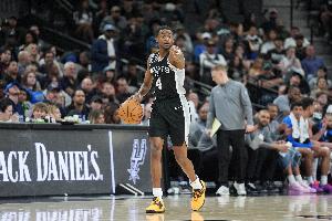 下赛季怎么说？福克斯生涯8年仅1次季后赛 23年首轮抢七不敌勇士