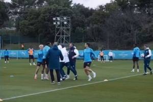 马赛发布上赛季纪录片，回顾主帅德泽尔比与球员科内的训练场冲突