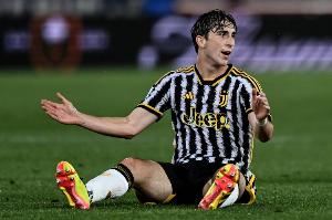 迪马：那不勒斯对引进米雷蒂感到越来越乐观，已提出1400万欧报价