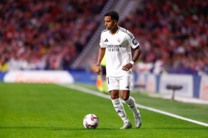 记者：利物浦考虑引进罗德里戈或巴尔科拉，也还没完全排除伊萨克