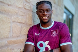 官方：切尔西中场乌戈丘库转会伯恩利，据悉转会费2000万欧