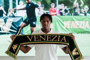 斯基拉：尤文尝试先租后买引进威尼斯前锋奥科罗，费用20万+200万