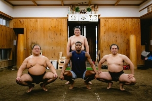 感受另一种运动的魅力😁八村塁更新社媒 晒多张相扑体验照