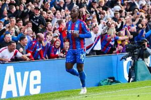 记者：热刺重启引进埃泽谈判，阿森纳仍对球员感兴趣