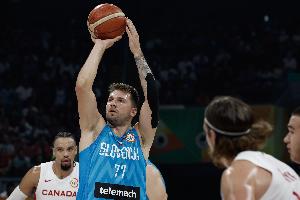 再等一天！东契奇缺席与立陶宛的热身赛 明日对阵拉脱维亚将出战