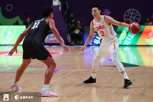 从0分到13分！马健：今天的胡明轩值得所有的球迷点赞👍💪