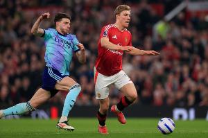 枪魔大战！枪手官推发问：枪迷，你最喜欢在老特拉福德哪个进球？