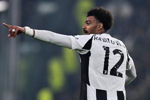 记者：尤文可能在夏窗尾声阶段补强后防，关注切尔西后卫维加