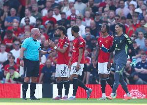 曼联vs枪手争议判罚：卡拉破门 姆贝莫肘击&库尼亚禁区倒地无判罚