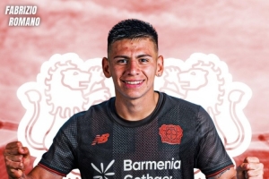 记者：尽管没有买断权，但药厂对明夏永久签下埃切维里持乐观态度