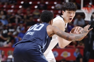 队记：夏联少有大个子能像杨瀚森这么传球 以前只有本西做到过