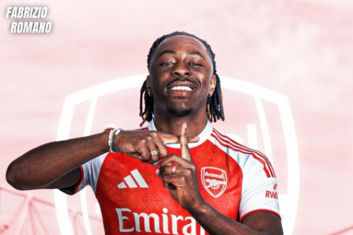 詹俊：埃泽加盟枪手也是争取国家队首发重要一步，他是大赛型球员