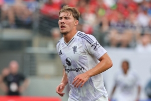 罗体：霍伊伦曾向米兰要求650万欧薪资，这可能阻碍那不勒斯签他