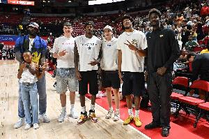 湖人助教：我们对新援感到兴奋 我们补强了阵容深度和多样性