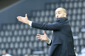 图多尔：赛季开始转会窗口还开着简直疯狂，至少提前一周就该关了