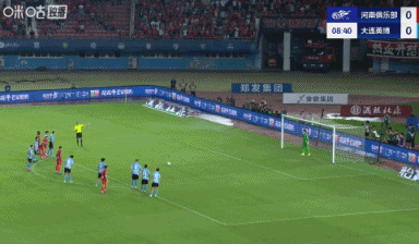 卡多索禁区内被放倒造点，随后亲自主罚命中，河南1-0领先英博