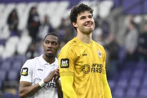 记者：曼联推动签安特卫普门将拉门斯，两队越来越接近达成协议