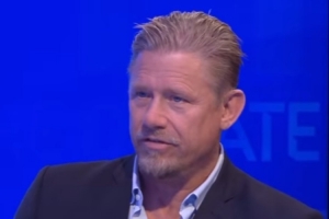 舒梅切尔：现在当曼联球迷真难啊，他们差点就输了好在有人站出来