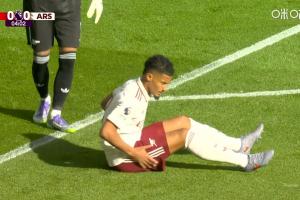 危险！萨利巴开场5分钟伤退，21岁莫斯克拉替补登场