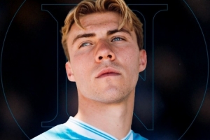 曼联告别霍伊伦：他将与麦克托米奈再次联手，祝愿他一切顺利