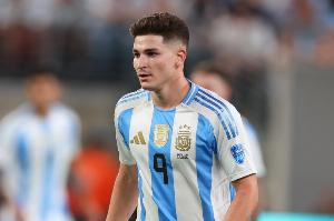 小蜘蛛谈助攻梅西：我本打算自己射门，但看到梅西过来就传给他