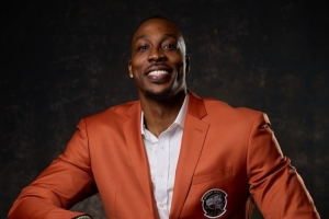 霍华德：😮‍💨我现在是名人堂成员了！希望你们喜欢我的演讲