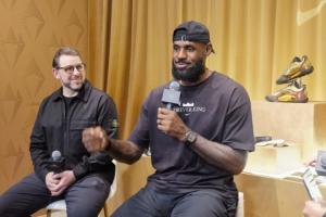 詹姆斯：中国年轻运动员越发优秀 技巧球商有所提升 他们热爱篮球