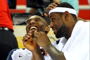 里德谈梦八队：詹姆斯是队里的开心果 他太搞笑了不停地在讲笑话