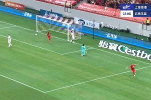 第28分钟，莱昂纳多单刀破门，海港1-0玉昆