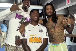 谁更像粉丝？甲亢哥偶遇莫兰特&小贾 用的还是三折叠