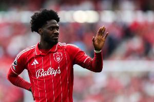 诺丁汉森林官方：主力后卫埃纳遭遇腿筋伤势，将缺席一段时间