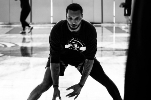 期待新赛季！热火官方晒鲍威尔和希罗训练照