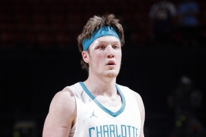 比尔-西蒙斯：克尼佩尔必进2028美国队 他和德里克-怀特很像