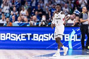 还没有发力？施罗德首节出战9分钟 0出手&2罚全中拿2分3助