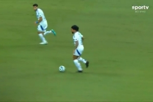 巴博萨距离球门32米轰世界波，巴甲生涯最远进球+预期进球仅0.01