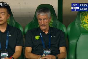 记者：让塞蒂恩先生和他的三中卫、伪控球、死板、傲慢一起下课吧