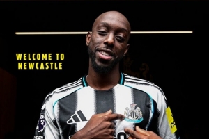 埃迪-豪：维萨不需要接受手术，希望他赶上10月对阵布莱顿的比赛