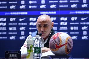 穆斯卡特：我们完全可以表现更好，能拿下比赛的原因是我们的球迷