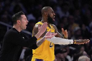 雷迪克：我从不将詹姆斯的表现视为理所当然 对他的期待不会改变