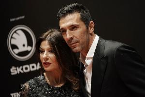 魔笛pk德布劳内！布冯：米兰和那不勒斯势均力敌，两队都很稳健