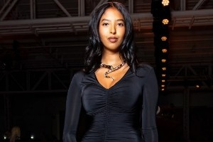 亭亭玉立！科比大女儿在社媒晒米兰时装周美照 瓦妮莎点赞