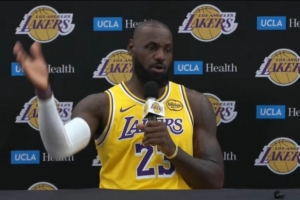 詹姆斯：继续征战因我对比赛的热爱依然高涨 我爱挑战自我的过程