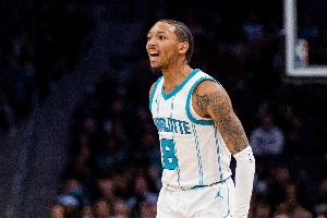 射手来了！湖人与小尼克-史密斯签下一份双向合同