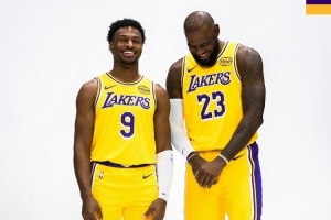 詹姆斯：年龄取决于你自认为的年龄 我将年龄视为红酒越老越香