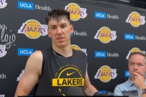 拉拉维亚：仍在适应和东契奇打球的节奏 他让我的比赛变轻松很多