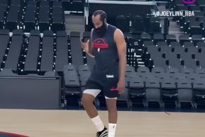 身先士卒！快船训练结束后哈登还在加练 整个球馆只剩他一个球员