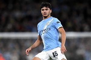 天空体育：由于胡桑诺夫表现出色，曼城暂缓买右后卫的计划